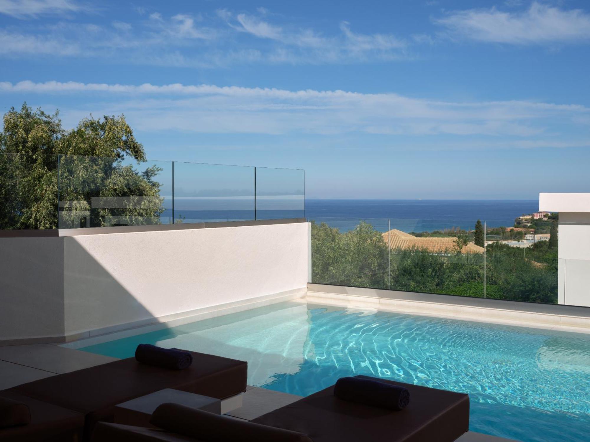 Heated Private Pool Suite Side Sea View,1739505126:JPEG